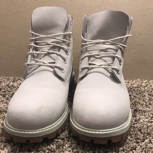 Light Grey Timberland Boots (Boys 7, Women’s 9.5)